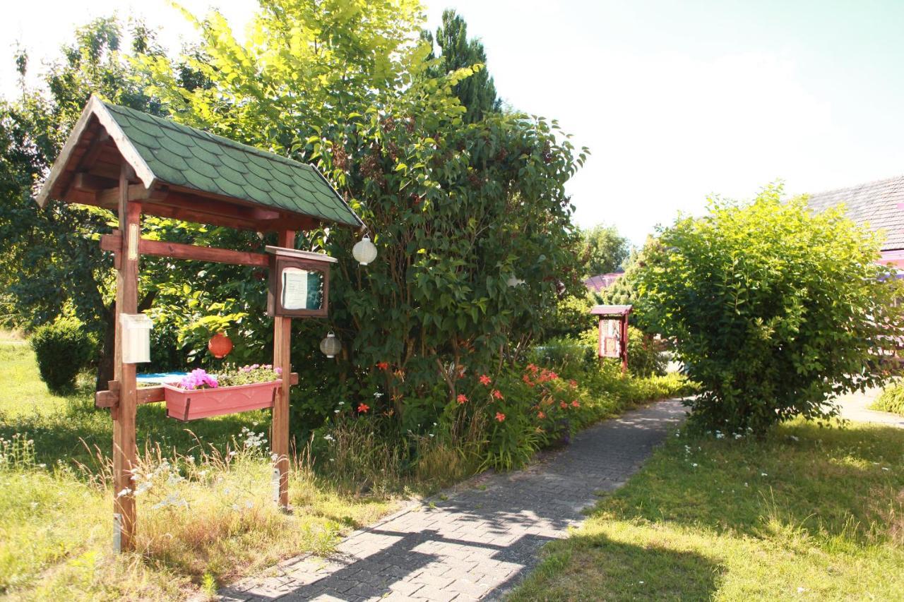 Pension New Nomads Zesch Esterno foto