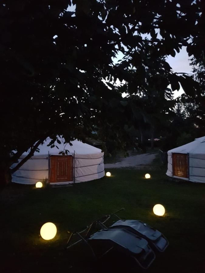 Pension New Nomads Zesch Esterno foto